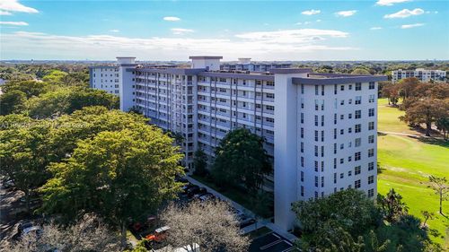 apt-405-605 Oaks Dr, Pompano Beach, FL, 33069-3745 | Card Image