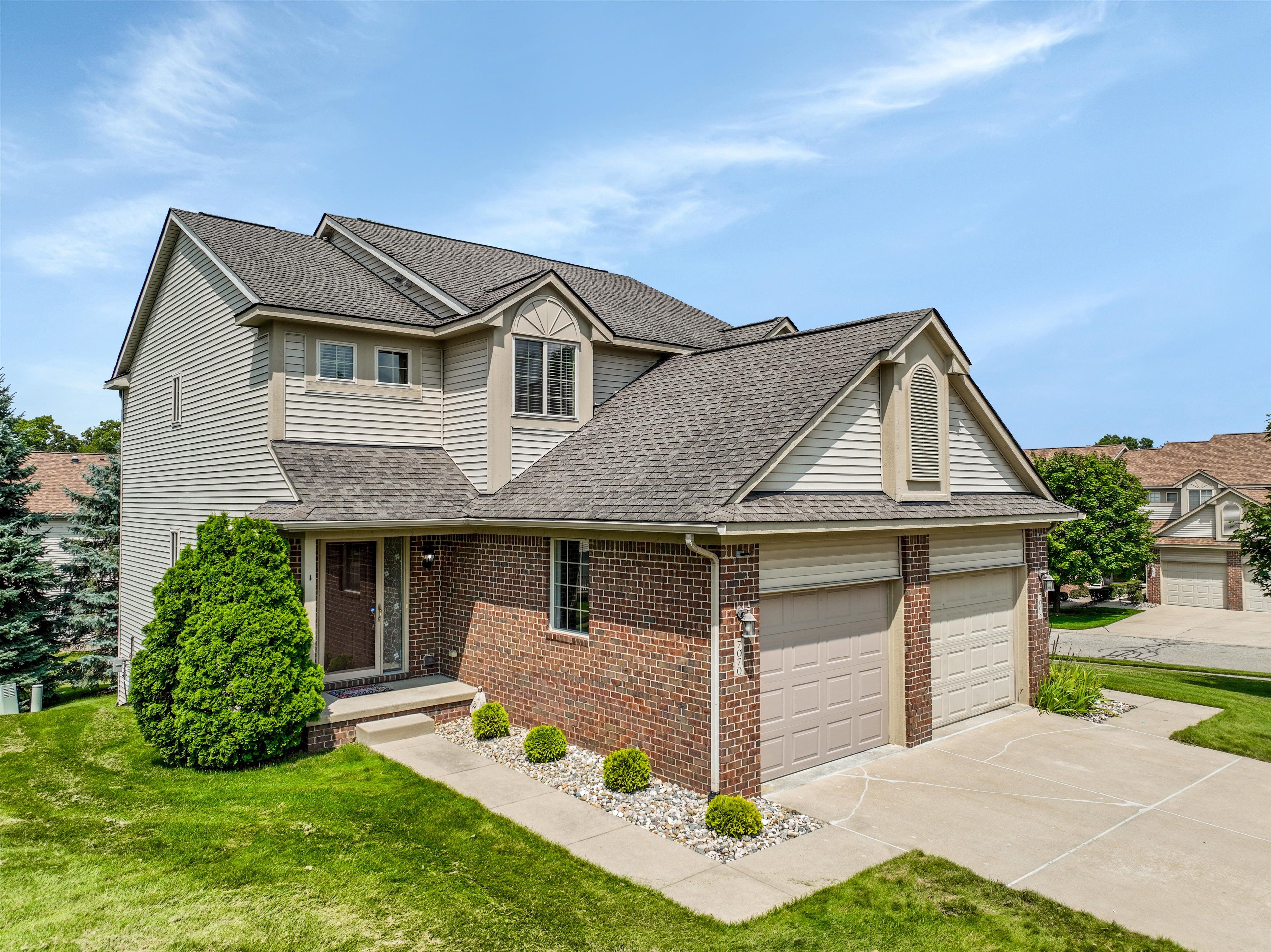 Magnolia Ln, Waterford, MI 48327