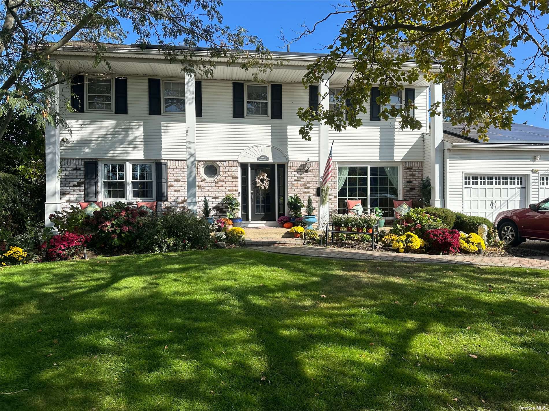 Christopher Ct, Babylon, NY 11702