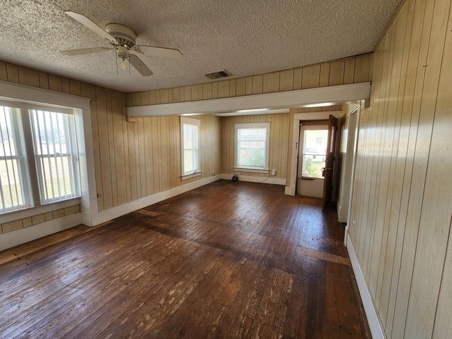 911 Avenue E, House other with 3 bedrooms, 1 bathrooms and null parking in Abernathy TX | Image 13