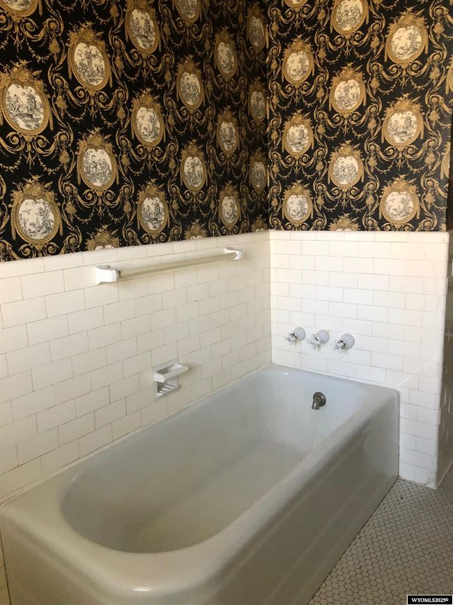 211 8 Th St, House other with 6 bedrooms, 3 bathrooms and null parking in Sinclair WY | Image 16