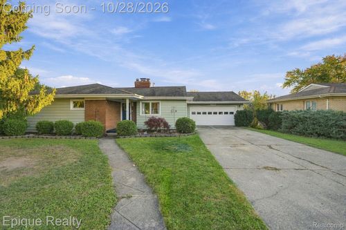 12407 Hillcrest Dr, Grand Blanc, MI, 48439-1851 | Card Image