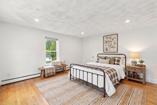 97 Dutton Road, Pelham, NH, 03076 | Card Image