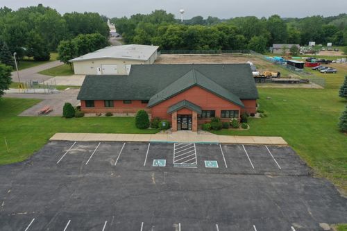 7900 Chapin Dr Ne, New London, MN, 56273-8538 | Card Image