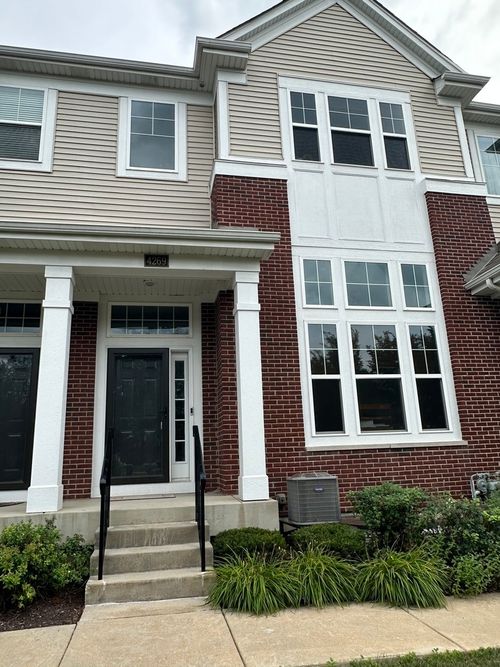 4269 Liberty St, Aurora, IL, 60504-9504 | Card Image