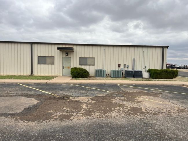 702 Matador Hwy, Home with 0 bedrooms, 0 bathrooms and null parking in Floydada TX | Image 30