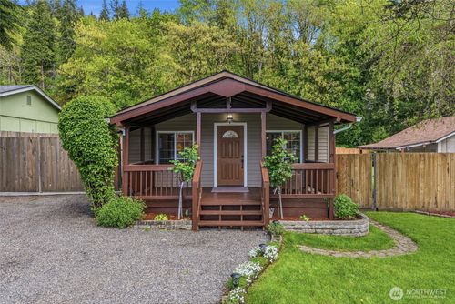 657 Nw 10th Ave, Camas, WA, 98607-1919 | Card Image