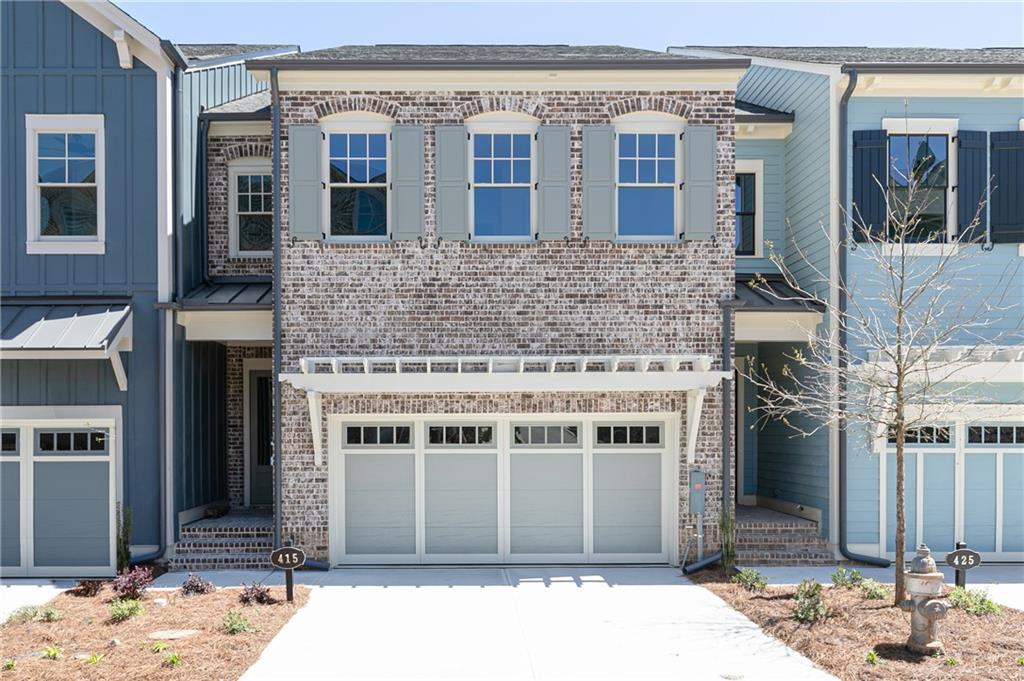Maplewood Dr, Roswell, GA 30075