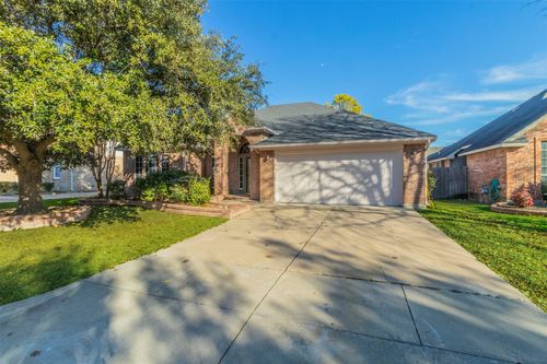 6421 Windwood Ct, Fort Worth, TX, 76132-3039 | Card Image