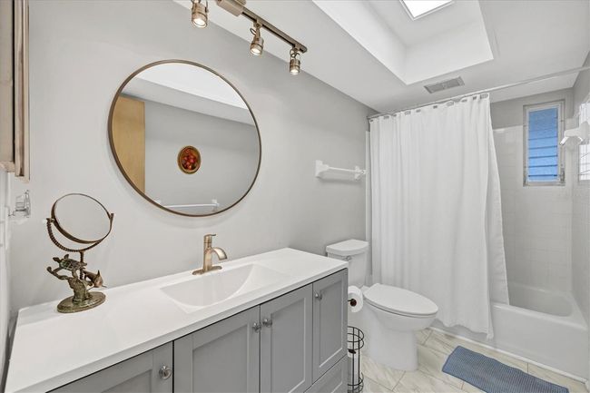 1060 - 1060 Cockrill St, House other with 2 bedrooms, 2 bathrooms and null parking in VENICE FL | Image 22