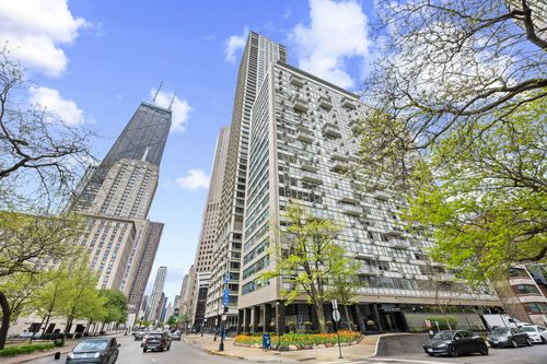 808-1000 E Bellevue Pl, Chicago, IL, 60611-5305 | Card Image