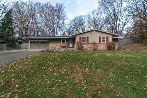 112 Sabra Ct, Apple Valley, MN, 55124-7347 | Card Image