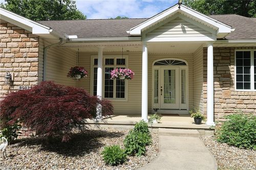 8503 Risden Rd, Vermilion, OH, 44089-9266 | Card Image