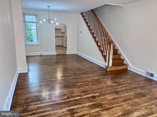 1110 Chestnut St, WILMINGTON, DE, 19805-4027 | Card Image