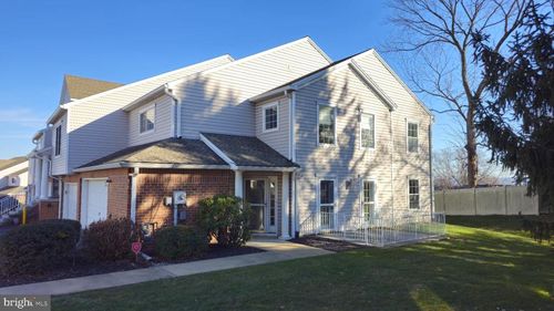 48-2301 Slater Hill Ln E, York, PA, 17406-7540 | Card Image