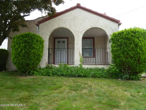 18 Green Ave, Neptune City, NJ, 07753-6706 | Card Image
