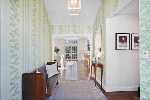 10 Carlton Ln, Rye Brook, NY, 10573-1403 | Card Image