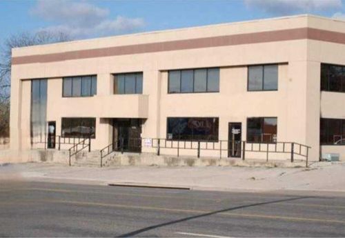 1305 S Key Ave, Lampasas, TX, 76550-3500 | Card Image