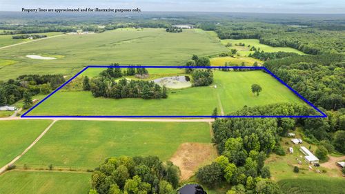 10498 E Saumer Rd, Rosholt, WI, 54473-8842 | Card Image