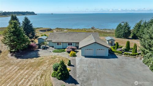 37 Rock View Ln, Hoquiam, WA, 98550-9707 | Card Image