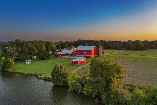 N4554 Lakeview Road, House other with 5 bedrooms, 3 bathrooms and null parking in HUSTISFORD WI | Image 10
