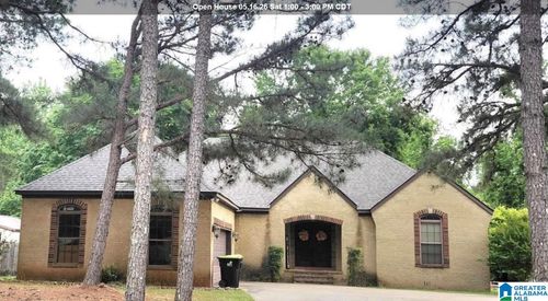 562 Pinecrest Dr, CHILDERSBURG, AL, 35044-1023 | Card Image