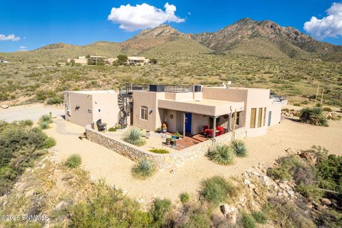 15514 Space Murals Ln, Las Cruces, NM, 88011-9546 | Card Image