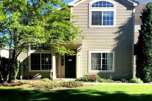 3642 Roanoke Ave, Carpentersville, IL, 60110-3612 | Card Image