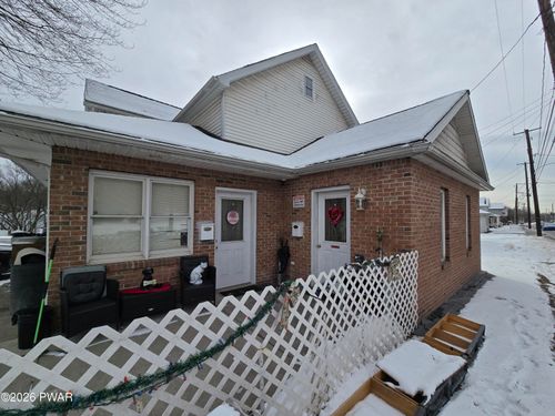 106 Cottage St, Carbondale, PA, 18407-2807 | Card Image