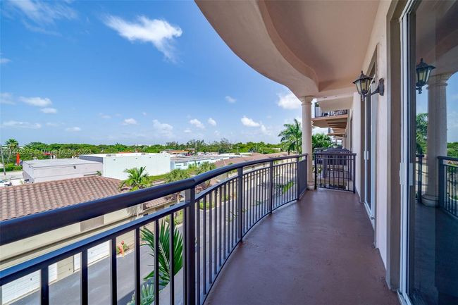 APT-305 - 2633 Ne 14 Th Ave, Condo with 2 bedrooms, 2 bathrooms and null parking in Wilton Manors FL | Image 50