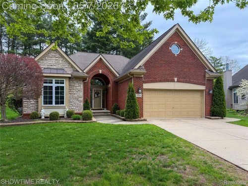 22150 Abington Dr, Farmington Hills, MI, 48335-4307 | Card Image