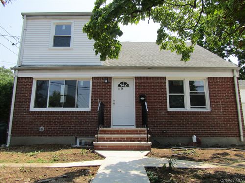 258 Brown Ave, Hempstead, NY, 11550-7140 | Card Image