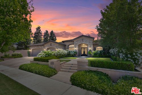 2206 Ribble Valley Dr, Bakersfield, CA, 93311-8556 | Card Image