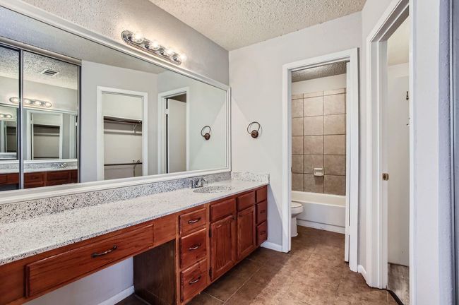 Primary Bathroom | Image 14