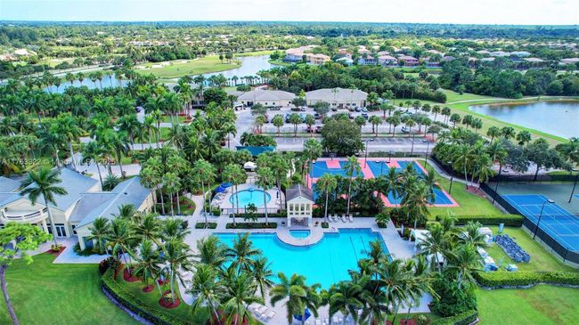 251 Saratoga Blvd E, House other with 4 bedrooms, 3 bathrooms and null parking in Royal Palm Beach FL | Image 50