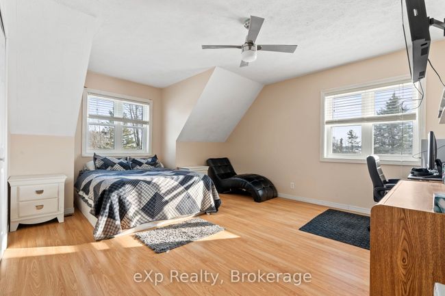 953 Greenock Brant Line, House other with 3 bedrooms, 3 bathrooms and 6 parking in Cargill ON | Image 24