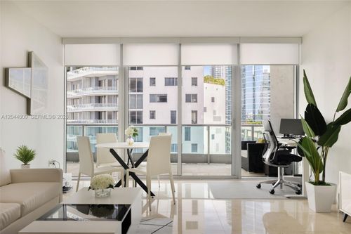 904-1331 Brickell Bay Dr, Miami, FL, 33131-3690 | Card Image