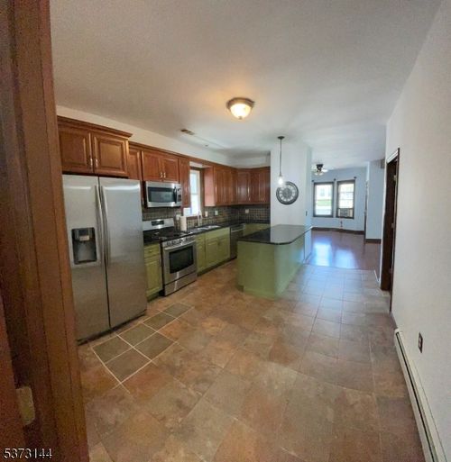 18 Union Blvd, Wallington, NJ, 07057-1219 | Card Image