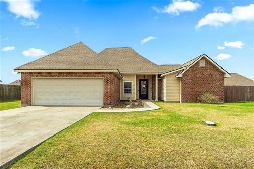 104 Maple St, Iowa, LA, 70647-7154 | Card Image