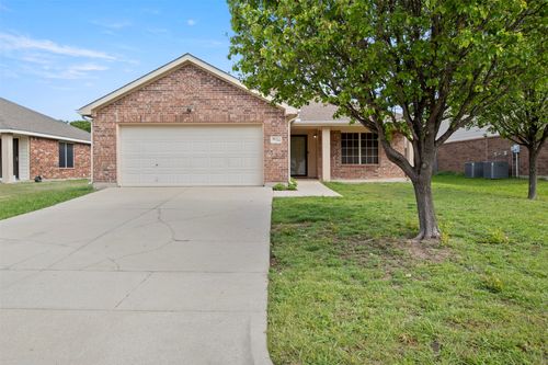 536 Del Mar Dr, Ponder, TX, 76259-8415 | Card Image