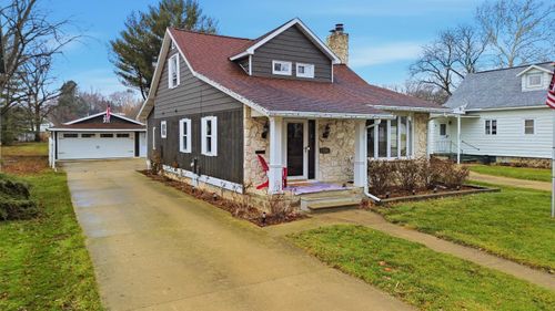 705 Institute Blvd, Dixon, IL, 61021-1752 | Card Image