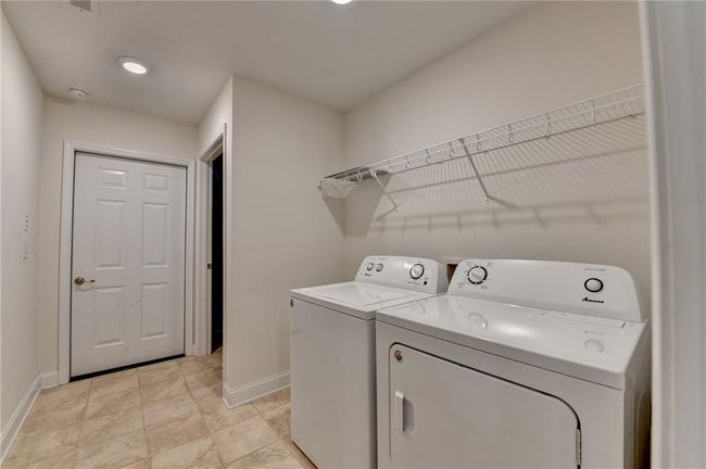3411 Lindenridge Dr, Condo with 3 bedrooms, 3 bathrooms and null parking in Buford GA | Image 44