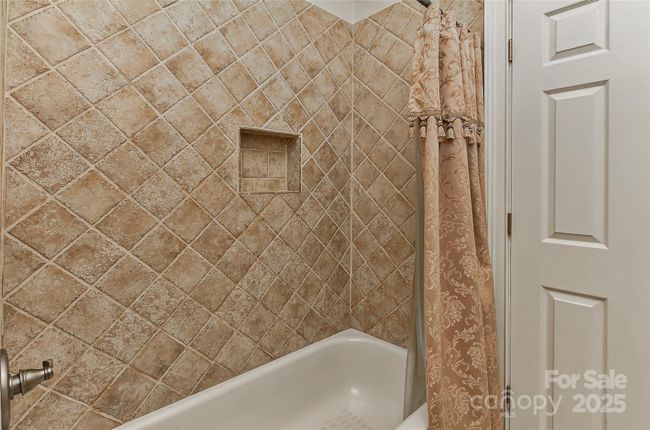 Main level full bath | Image 28