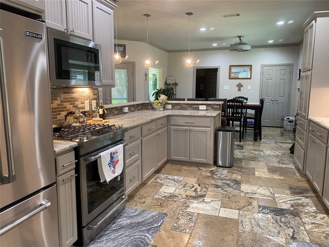 1631 Greenway Ct, House other with 3 bedrooms, 2 bathrooms and null parking in Midlothian TX | Image 8