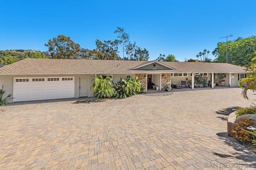 9865 Edgelake Dr, La Mesa, CA, 91941-4427 | Card Image