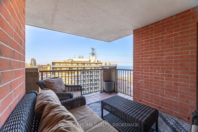 1106 - 442 Maple Ave, Condo with 3 bedrooms, 2 bathrooms and null parking in Burlington ON | Image 36
