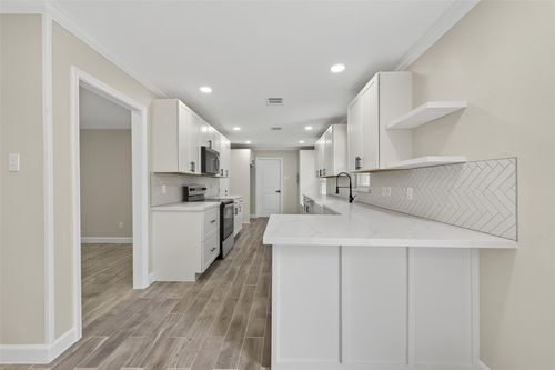 9642 Meadowglen Ln, Houston, TX, 77063-3722 | Card Image