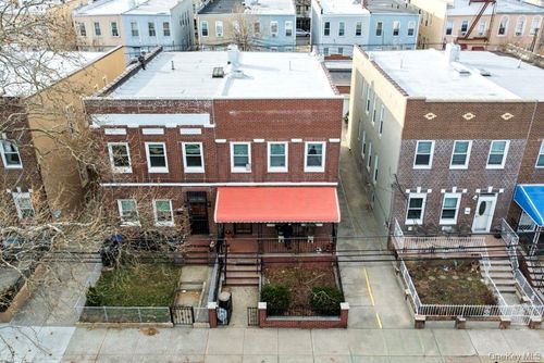 2130 36th St, Astoria, NY, 11105-2104 | Card Image