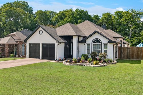 804 Clover Hill Ln, Cedar Hill, TX, 75104-4747 | Card Image