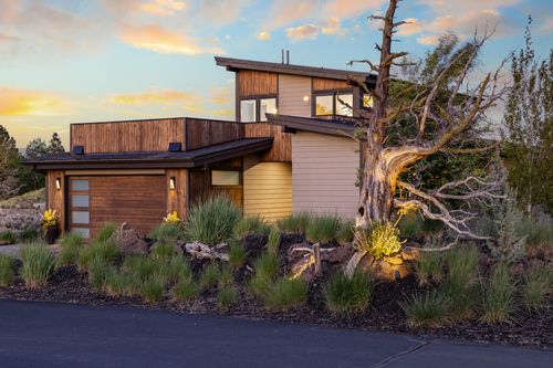 22993 Ghost Tree Ln, Bend, OR, 97701-7450 | Card Image